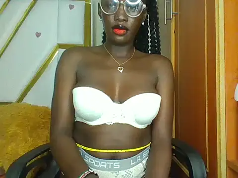 cutesmiling online show from February 2025 06:19:01 PM