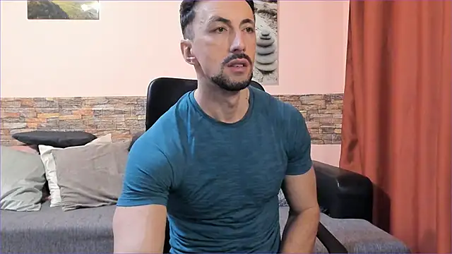 Snapshot of HotHunkTrainer chatting on March 2025 08:55:02 AM HotHunkTrainer online show from March 2025 08:55:02 AM