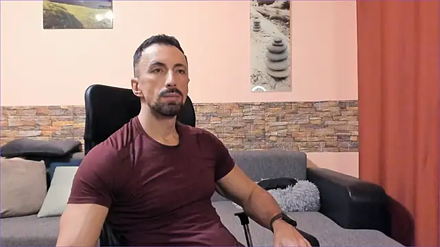 Snapshot of HotHunkTrainer chatting on October 2025 07:16:01 AM HotHunkTrainer online show from October 2025 07:16:01 AM