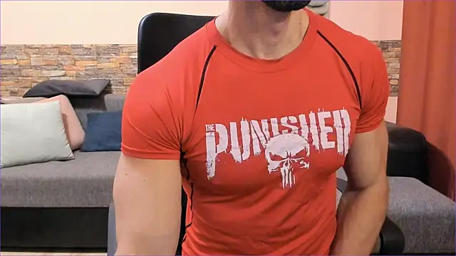 Snapshot of HotHunkTrainer chatting on November 2025 08:35:01 AM HotHunkTrainer online show from November 2025 08:35:01 AM