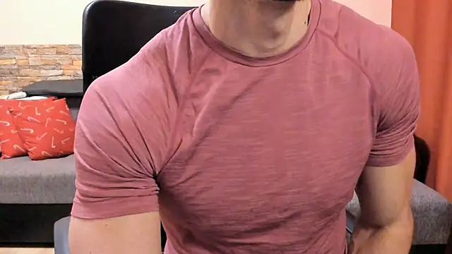 Snapshot of HotHunkTrainer chatting on February 2026 09:56:01 AM HotHunkTrainer online show from February 2026 09:56:01 AM