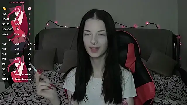 Snapshot of Miya_Dream_UKR chatting on December 2025 02:59:02 PM Miya Dream UKR online show from December 2025 02:59:02 PM