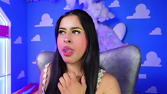 miss romyna online show from May 2026 11:06:02 AM