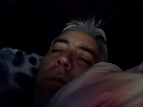 Xoc8  online show from November 2025 01:31:01 PM