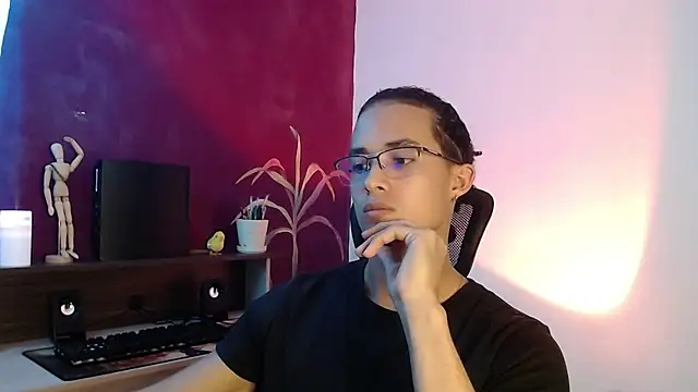 alejo x3 online show from March 2025 02:10:01 AM