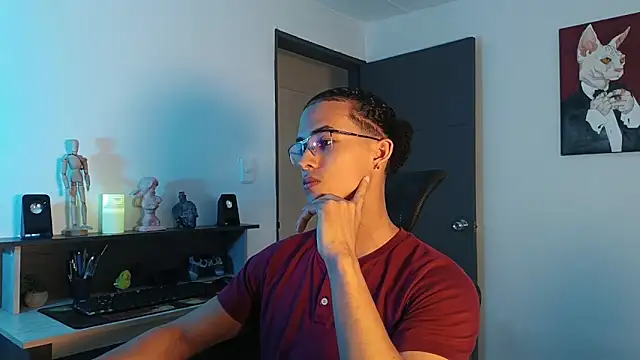 alejo x3 online show from October 2025 09:01:01 PM