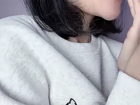 Baenee online show from December 2025 12:03:02 PM