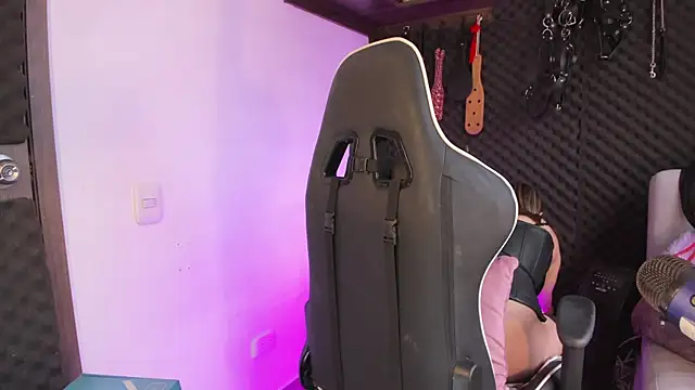 Snapshot of Sara_Mills06 chatting on December 2024 02:49:01 PM Sara Mills06 online show from December 2024 02:49:01 PM