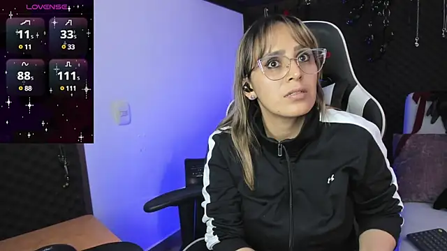 Snapshot of Sara_Mills06 chatting on February 2025 03:56:02 PM Sara Mills06 online show from February 2025 03:56:02 PM