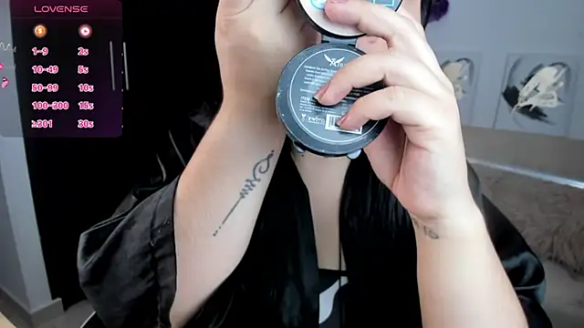 AilynRed online show from October 2025 08:51:01 PM