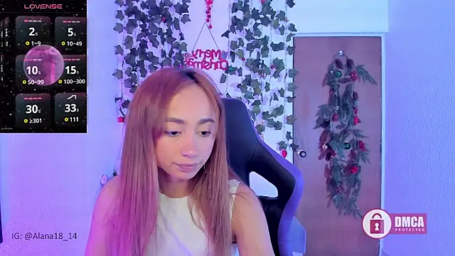 Snapshot of Alana_Pherson chatting on December 2024 04:18:02 AM Alana Pherson online show from December 2024 04:18:02 AM