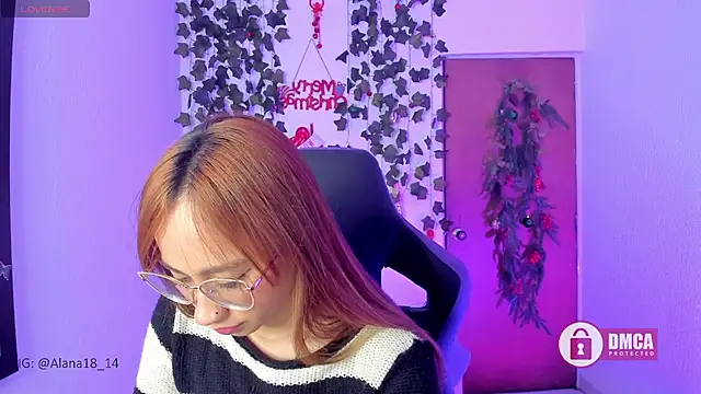 Snapshot of Alana_Pherson chatting on December 2024 04:19:02 AM Alana Pherson online show from December 2024 04:19:02 AM