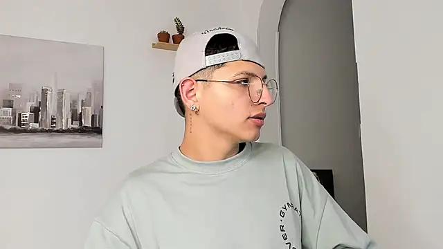 a lejandro 0 8 online show from March 2025 03:19:01 AM