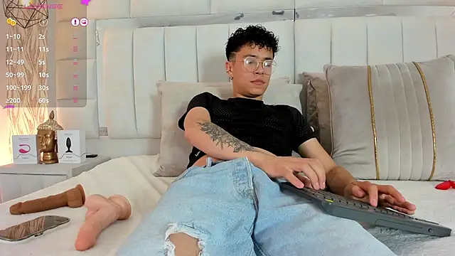 Snapshot of 1m_Joel chatting on December 2024 07:47:02 AM 1m Joel online show from December 2024 07:47:02 AM