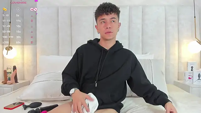 Snapshot of 1m_Joel chatting on February 2025 12:02:01 AM 1m Joel online show from February 2025 12:02:01 AM