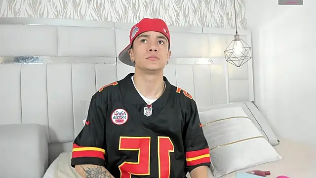 Snapshot of 1m_Joel chatting on November 2025 04:40:02 AM 1m Joel online show from November 2025 04:40:02 AM