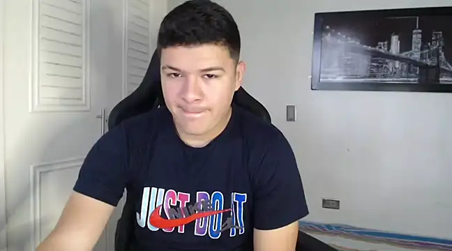 Snapshot of Plug_Control chatting on December 2024 02:11:02 PM Plug Control online show from December 2024 02:11:02 PM