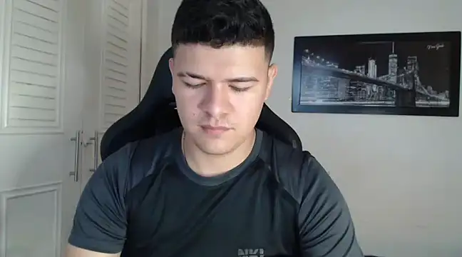 Snapshot of Plug_Control chatting on December 2024 03:15:01 PM Plug Control online show from December 2024 03:15:01 PM