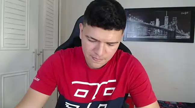 Snapshot of Plug_Control chatting on December 2024 05:32:01 PM Plug Control online show from December 2024 05:32:01 PM