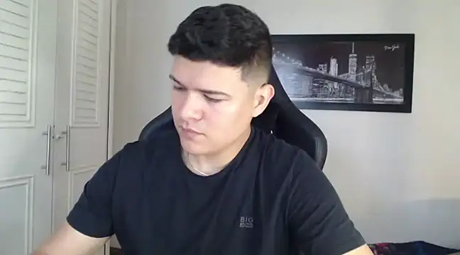 Snapshot of Plug_Control chatting on December 2024 03:23:01 PM Plug Control online show from December 2024 03:23:01 PM