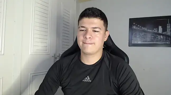 Snapshot of Plug_Control chatting on January 2025 09:25:01 PM Plug Control online show from January 2025 09:25:01 PM