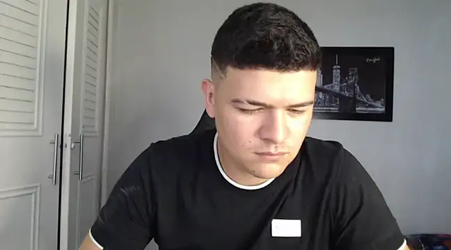 Snapshot of Plug_Control chatting on January 2025 07:08:01 PM Plug Control online show from January 2025 07:08:01 PM