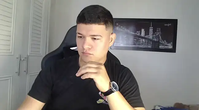 Snapshot of Plug_Control chatting on January 2025 02:37:01 PM Plug Control online show from January 2025 02:37:01 PM