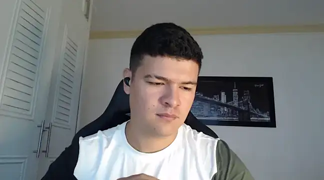 Snapshot of Plug_Control chatting on January 2025 01:07:01 PM Plug Control online show from January 2025 01:07:01 PM