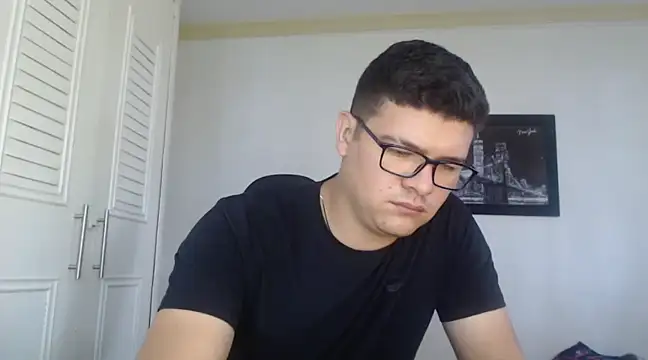 Snapshot of Plug_Control chatting on January 2025 02:07:01 PM Plug Control online show from January 2025 02:07:01 PM