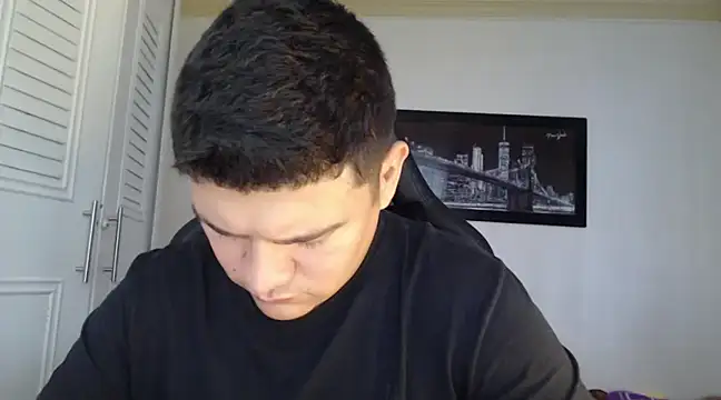 Snapshot of Plug_Control chatting on February 2025 01:44:01 PM Plug Control online show from February 2025 01:44:01 PM