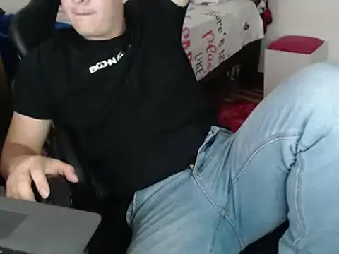 Snapshot of Plug_Control chatting on March 2025 04:40:02 PM Plug Control online show from March 2025 04:40:02 PM