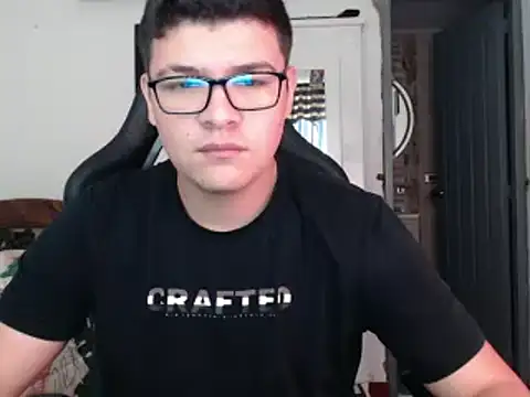 Snapshot of Plug_Control chatting on March 2025 01:29:02 PM Plug Control online show from March 2025 01:29:02 PM