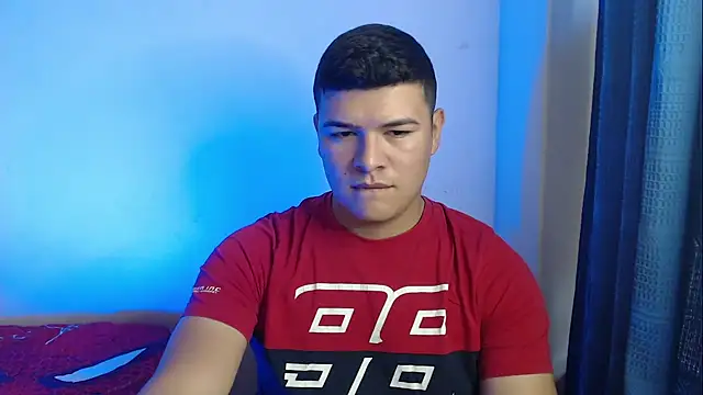 Snapshot of Plug_Control chatting on October 2025 09:04:01 PM Plug Control online show from October 2025 09:04:01 PM