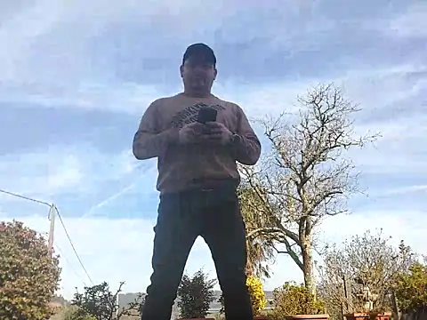 Jose HotLatino online show from February 2026 02:58:01 PM