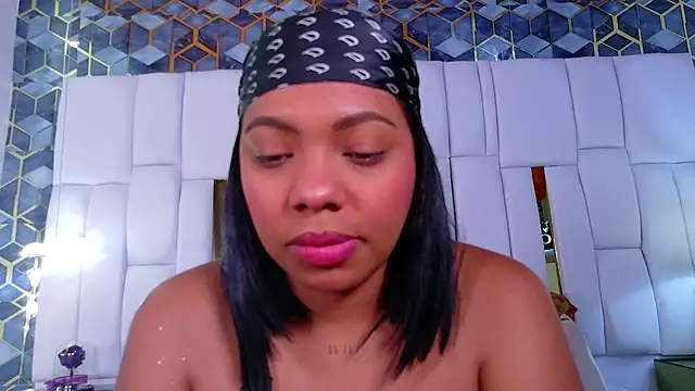 lia mariana online show from October 2025 12:37:01 PM