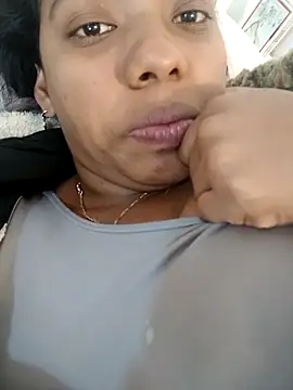 lia mariana online show from April 2026 03:42:02 AM