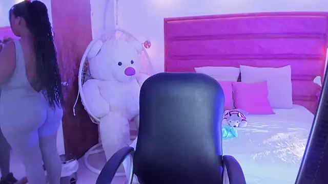 lia mariana online show from May 2026 02:11:01 PM