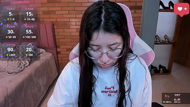 Amy joones online show from May 2026 12:26:02 PM