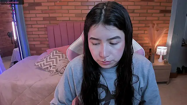 Amy joones online show from May 2026 11:28:01 AM