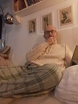 Snapshot of MadProfessor chatting on December 2025 03:10:01 PM MadProfessor online show from December 2025 03:10:01 PM