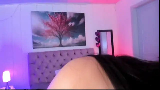 Julianaa Castro  online show from March 2025 11:50:01 AM