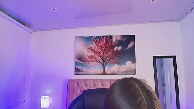 Julianaa Castro  online show from February 2026 11:28:01 AM