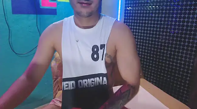 Snapshot of xxxxhotxoxo chatting on December 2024 06:37:02 PM xxxxhotxoxo online show from December 2024 06:37:02 PM