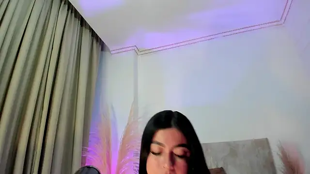 SiennaVidaal online show from March 2025 06:29:01 PM