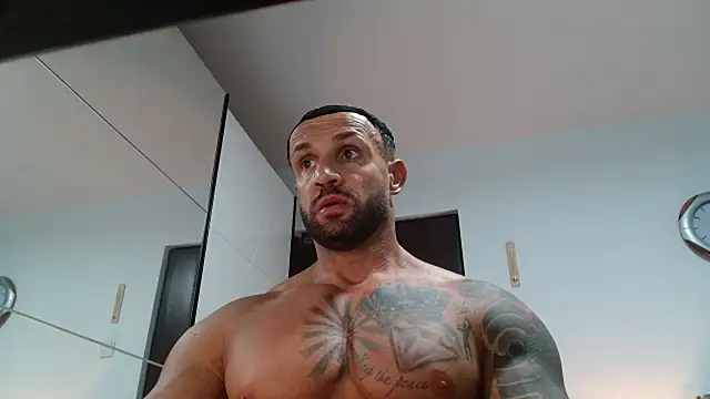 Magnificmuscles89 online show from May 2026 04:03:01 PM