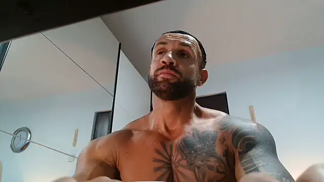 Magnificmuscles89 online show from May 2026 09:25:02 AM