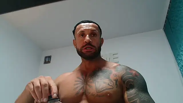 Magnificmuscles89 online show from May 2026 10:04:02 PM
