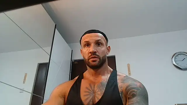 Magnificmuscles89 online show from May 2026 10:45:02 AM