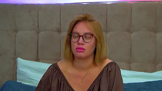 MariaNeumann online show from September 2025 06:29:02 PM