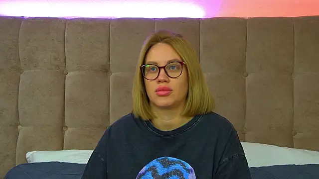 MariaNeumann online show from September 2025 06:15:02 AM